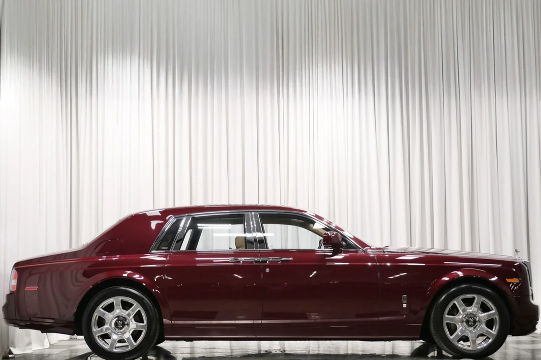 2010 Rolls-Royce Phantom VII - Image 2 of 12