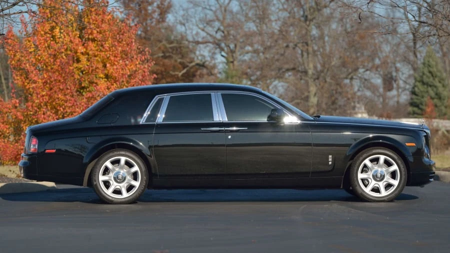 2010 Rolls-Royce Phantom VII - Image 2 of 31
