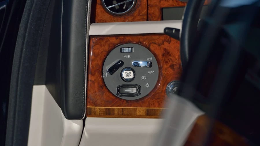 2010 Rolls-Royce Phantom VII - Image 9 of 31