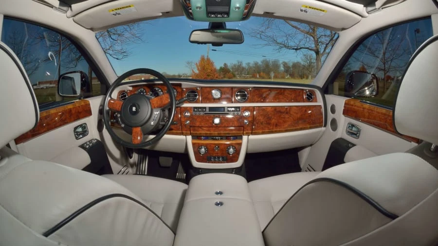 2010 Rolls-Royce Phantom VII - Image 27 of 31
