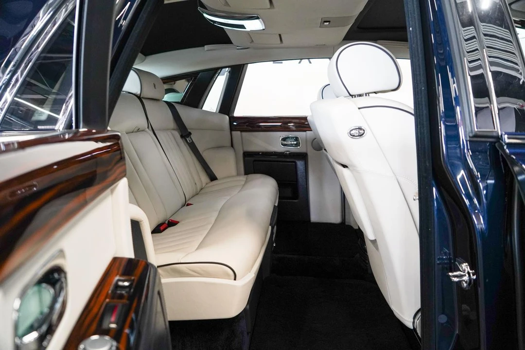 2010 Rolls-Royce Phantom VII - Image 18 of 21