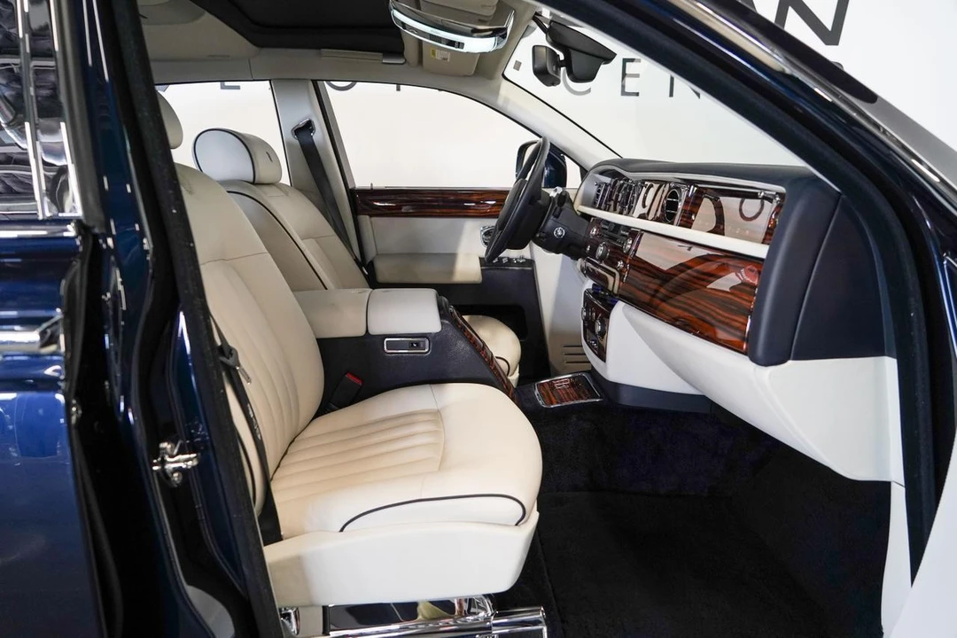 2010 Rolls-Royce Phantom VII - Image 17 of 21