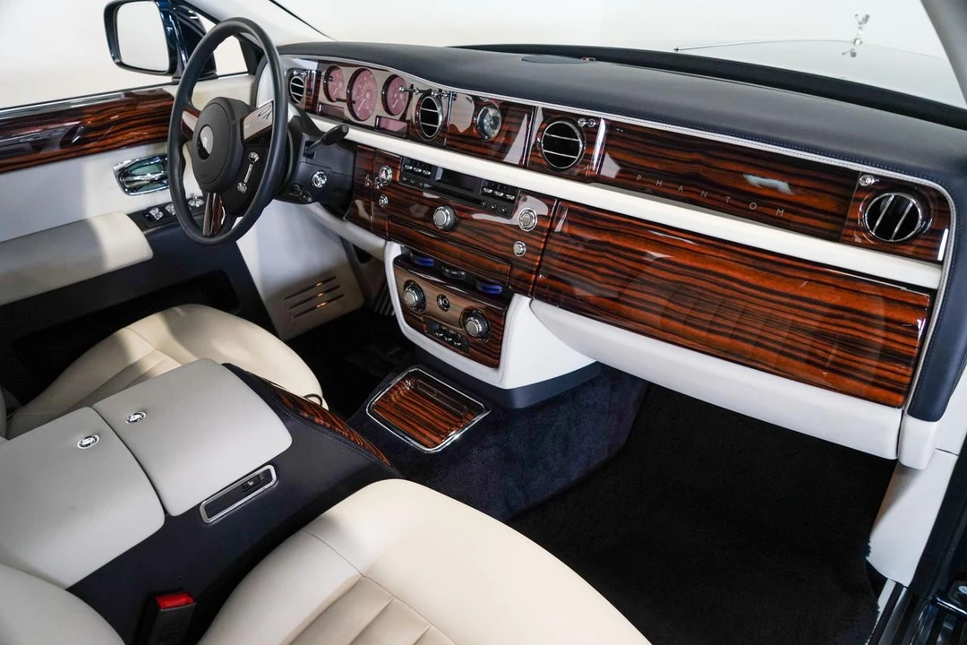 2010 Rolls-Royce Phantom VII - Image 14 of 21