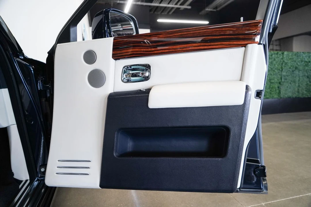 2010 Rolls-Royce Phantom VII - Image 19 of 21