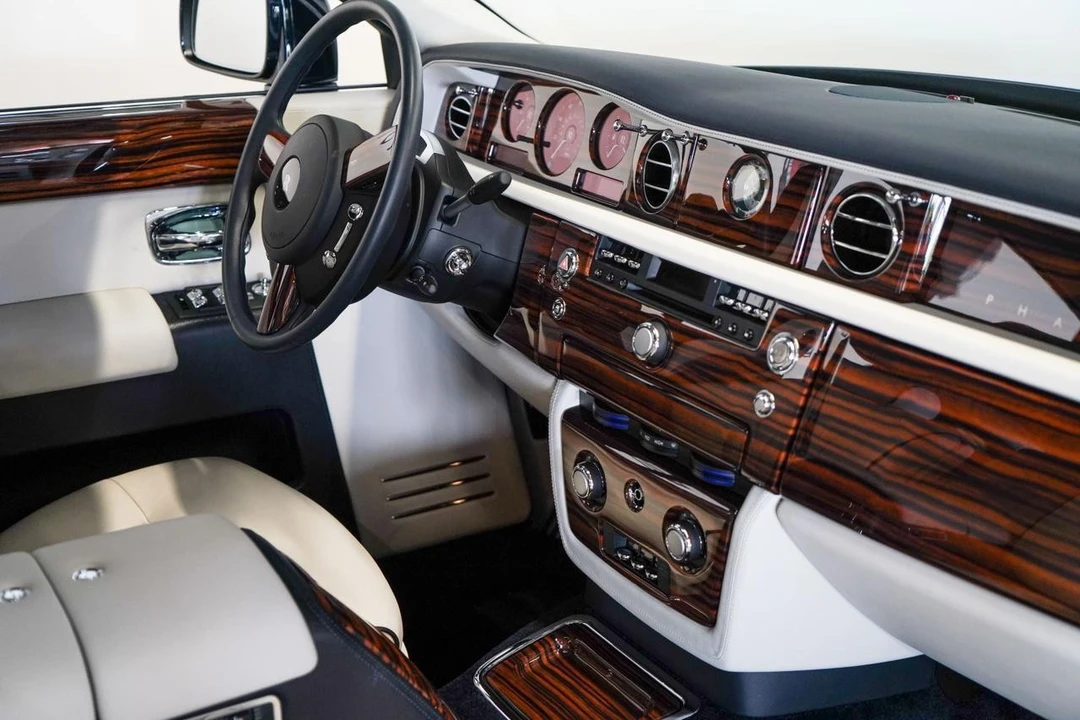 2010 Rolls-Royce Phantom VII - Image 15 of 21