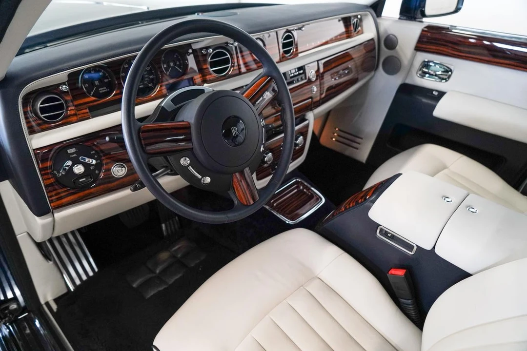 2010 Rolls-Royce Phantom VII - Image 2 of 21
