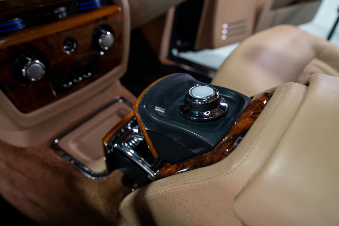 2010 Rolls-Royce Phantom - Image 22 of 31