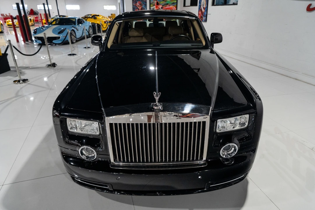 2010 Rolls-Royce Phantom - Image 2 of 31