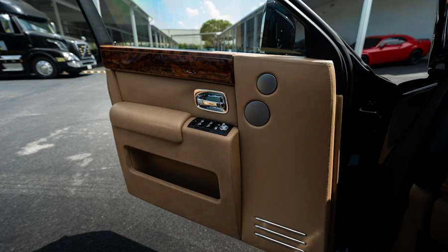 2010 Rolls-Royce Phantom VII - Image 14 of 25