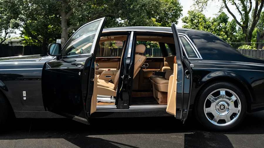 2010 Rolls-Royce Phantom VII - Image 10 of 25