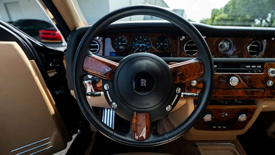 2010 Rolls-Royce Phantom VII - Image 16 of 25