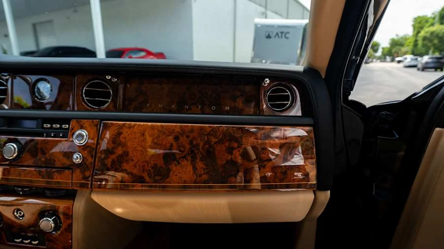 2010 Rolls-Royce Phantom VII - Image 15 of 25