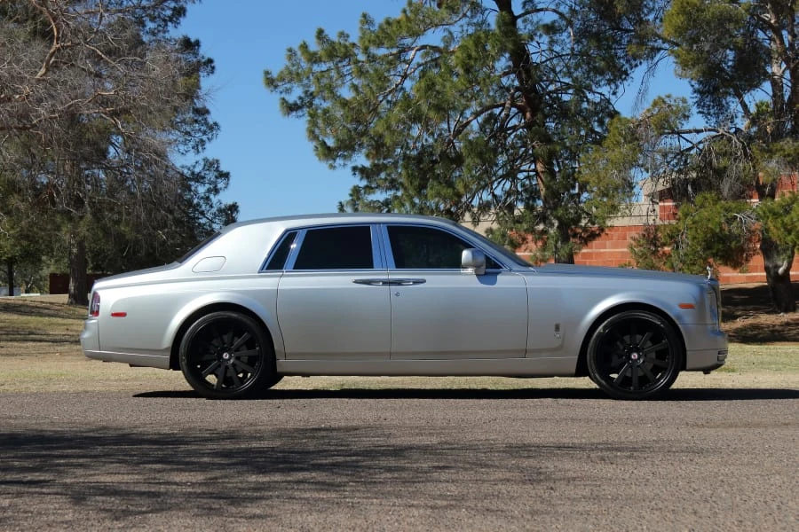 2010 Rolls-Royce Phantom VII - Image 2 of 31