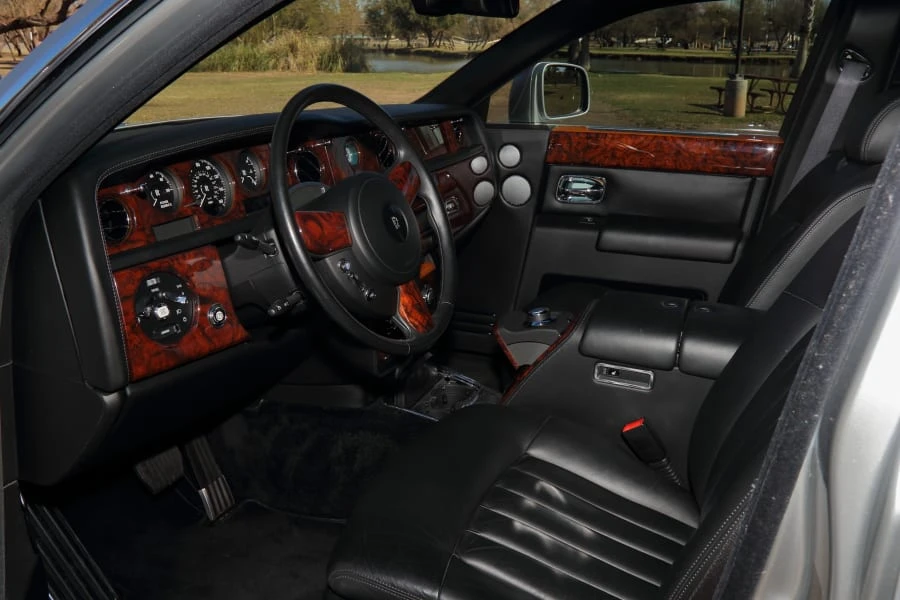 2010 Rolls-Royce Phantom VII - Image 27 of 31