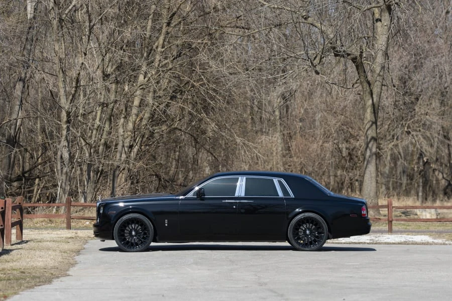 2010 Rolls-Royce Phantom VII - Image 2 of 31
