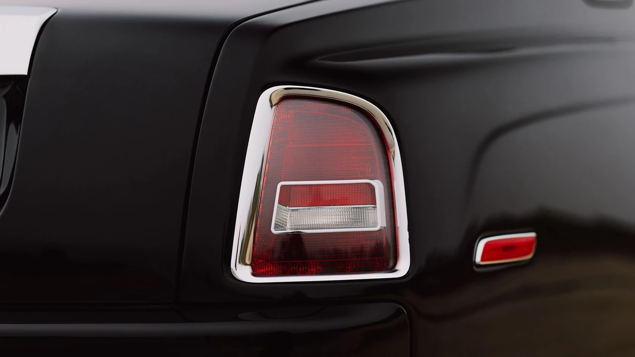 2010 Rolls-Royce Phantom VII - Image 26 of 31