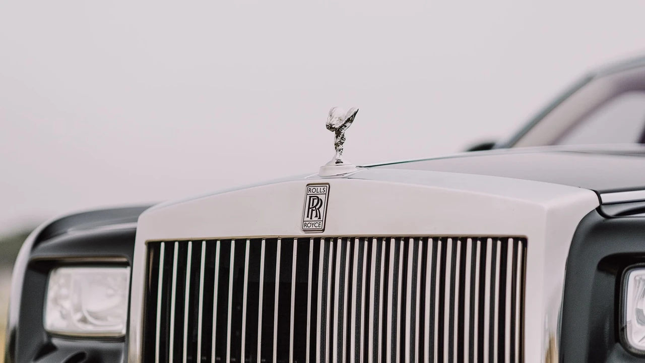 2010 Rolls-Royce Phantom VII - Image 14 of 31