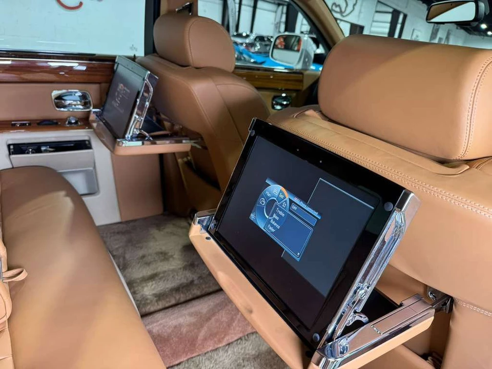 2010 Rolls-Royce Phantom VII - Image 16 of 21