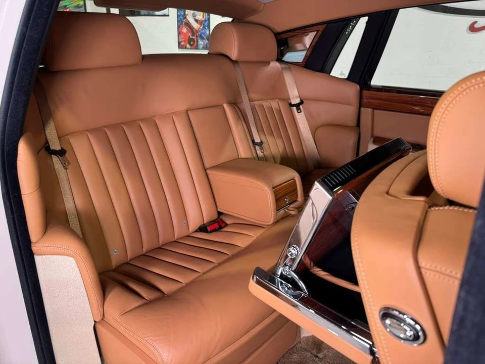 2010 Rolls-Royce Phantom VII - Image 13 of 21