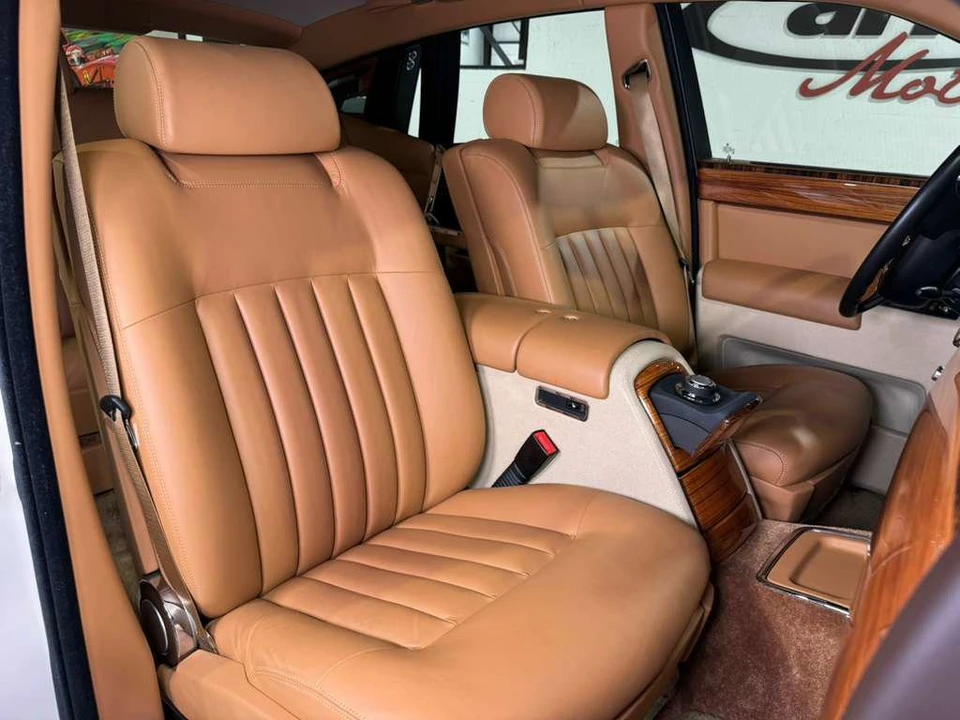 2010 Rolls-Royce Phantom VII - Image 18 of 21