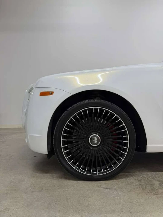 2010 Rolls-Royce Ghost 1st Gen - Image 4 of 8