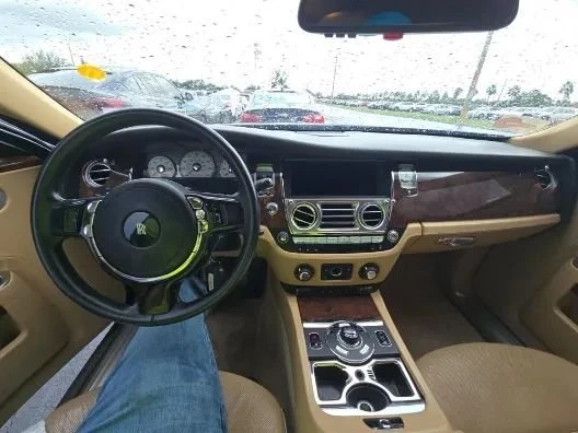 2010 Rolls-Royce Ghost 1st Gen - Image 15 of 19