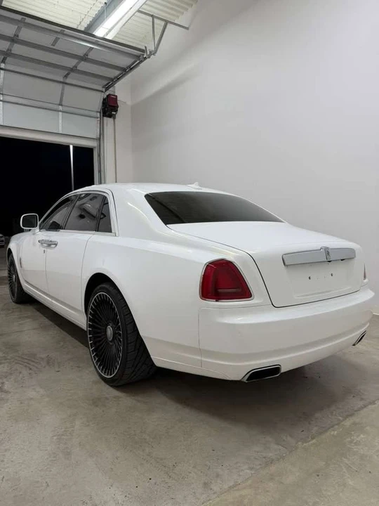 2010 Rolls-Royce Ghost 1st Gen - Image 2 of 8