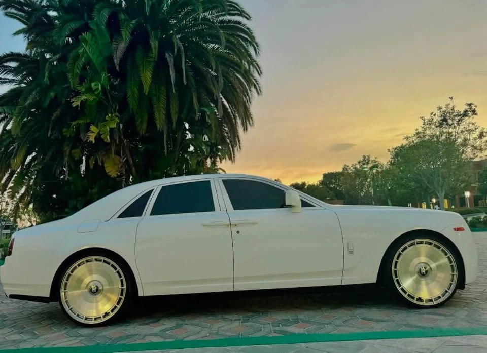 2010 Rolls-Royce Ghost 1st Gen - Image 4 of 8