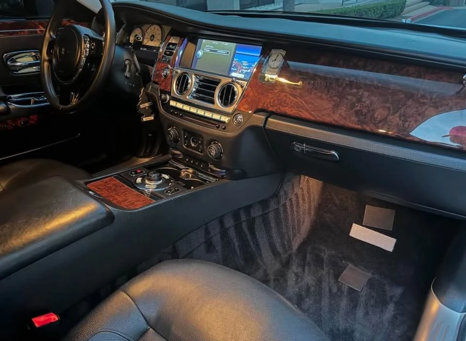 2010 Rolls-Royce Ghost 1st Gen - Image 7 of 8