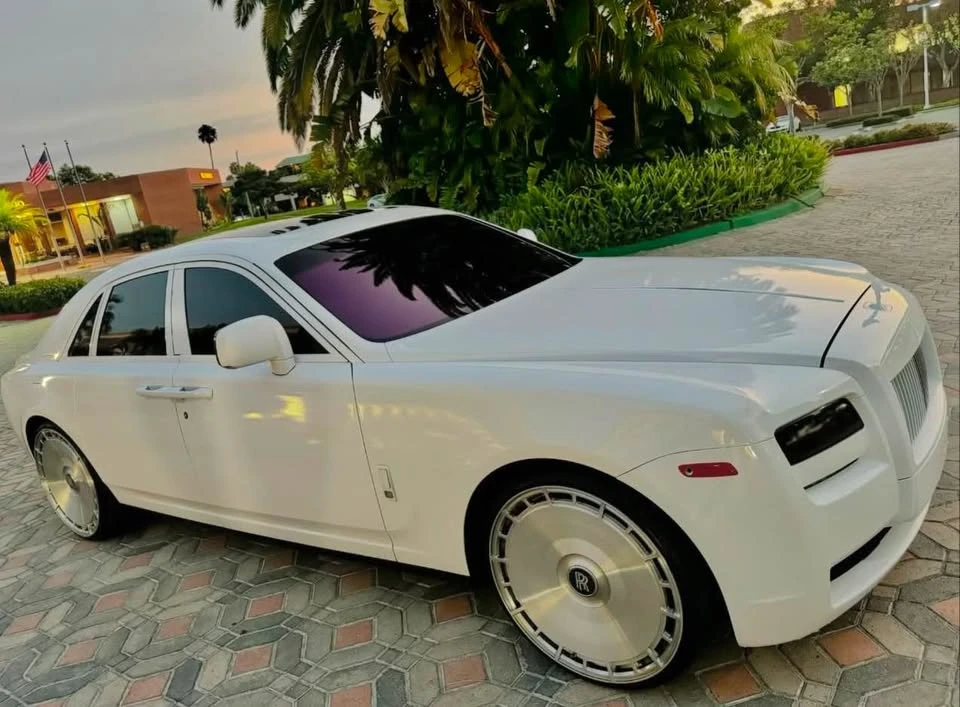 2010 Rolls-Royce Ghost 1st Gen - Image 3 of 8