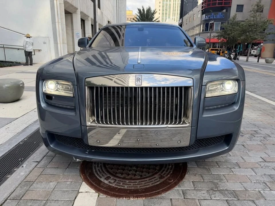 2010 Rolls-Royce Ghost 1st Gen - Image 2 of 3