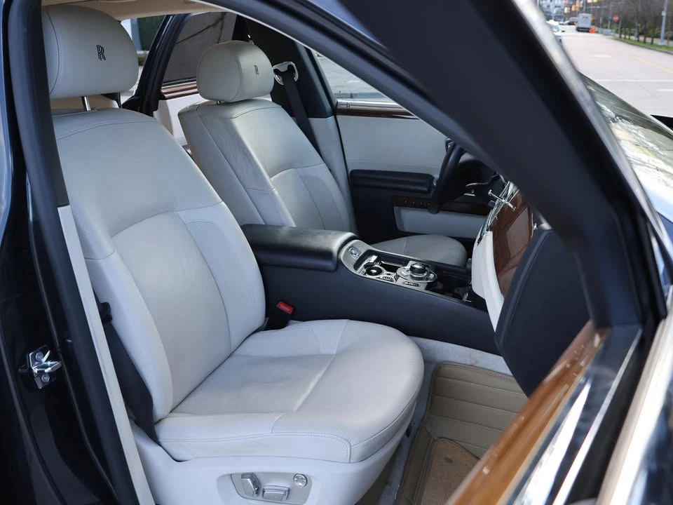 2010 Rolls-Royce Ghost 1st Gen - Image 15 of 16