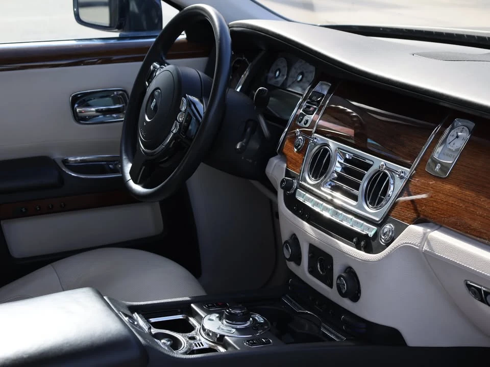 2010 Rolls-Royce Ghost 1st Gen - Image 11 of 16