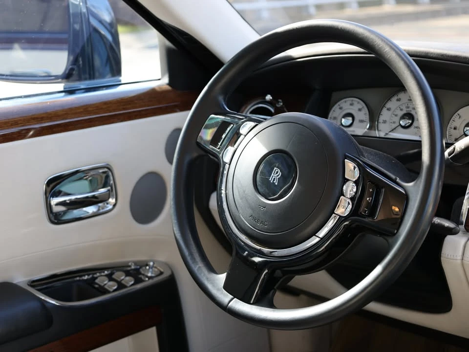 2010 Rolls-Royce Ghost 1st Gen - Image 13 of 16