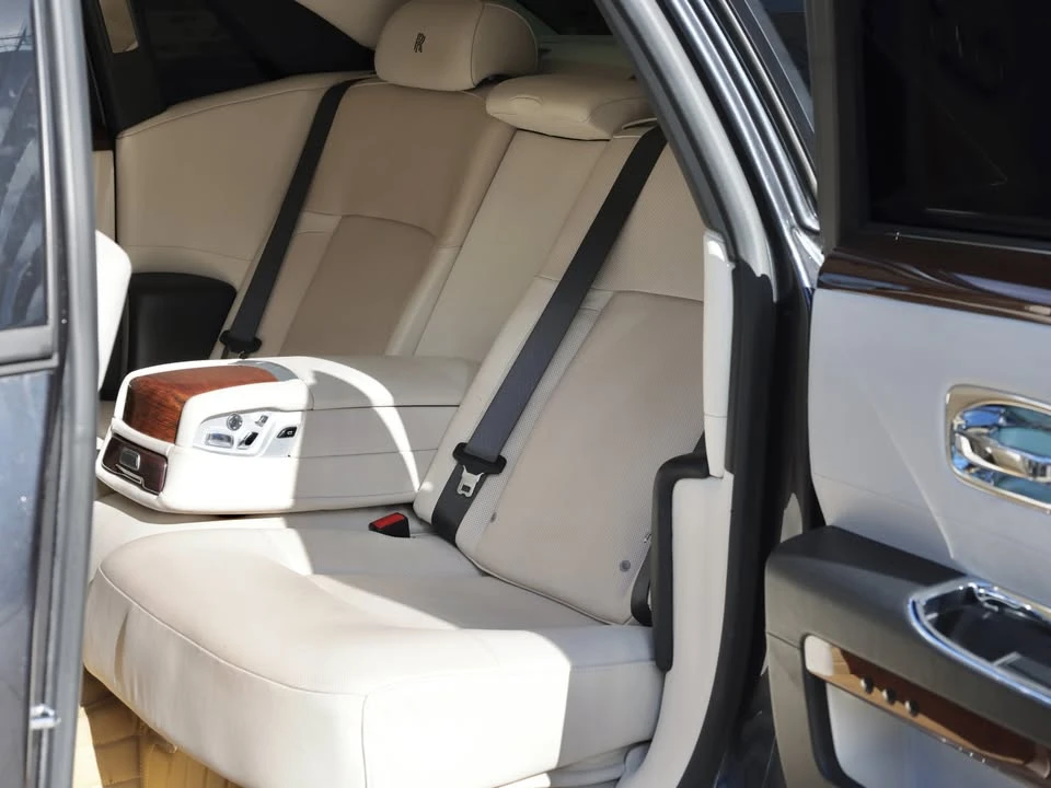 2010 Rolls-Royce Ghost 1st Gen - Image 16 of 16