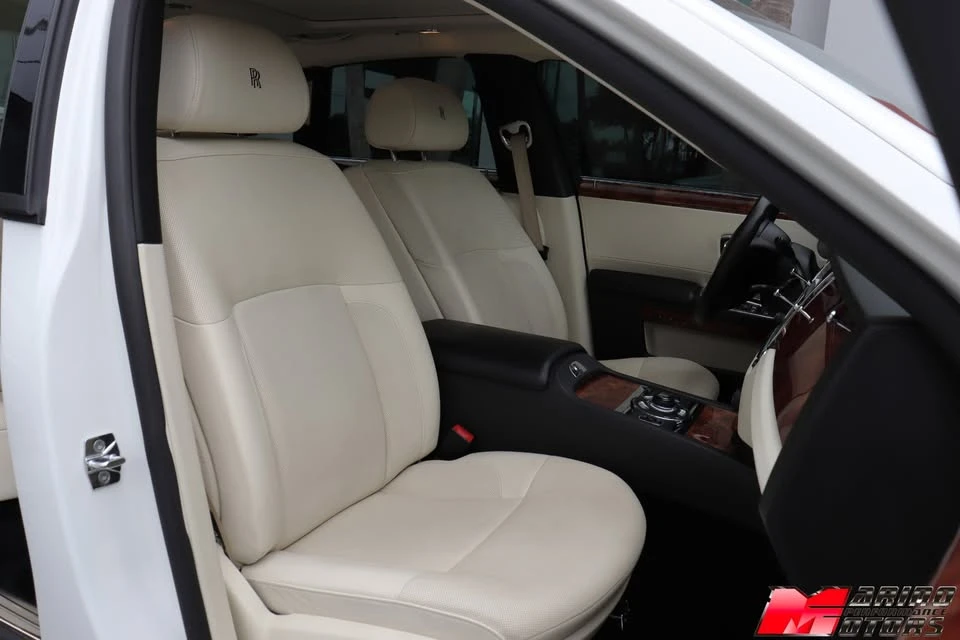 2010 Rolls-Royce Ghost 1st Gen - Image 14 of 15