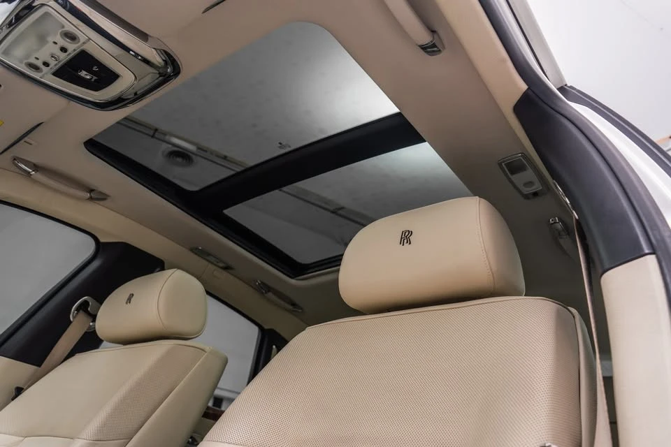 2010 Rolls-Royce Ghost 1st Gen - Image 14 of 15
