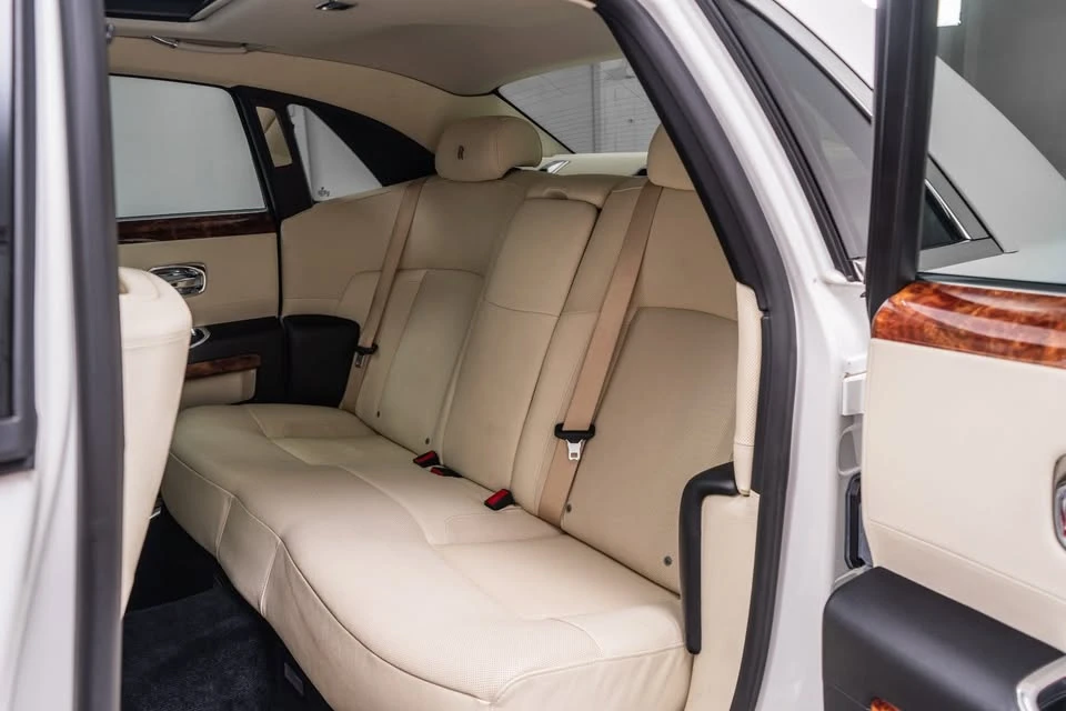 2010 Rolls-Royce Ghost 1st Gen - Image 12 of 15