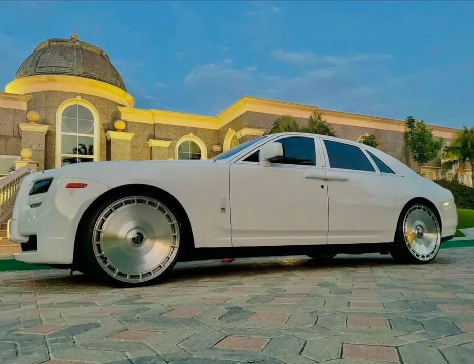 2010 Rolls-Royce Ghost 1st Gen - Image 2 of 10