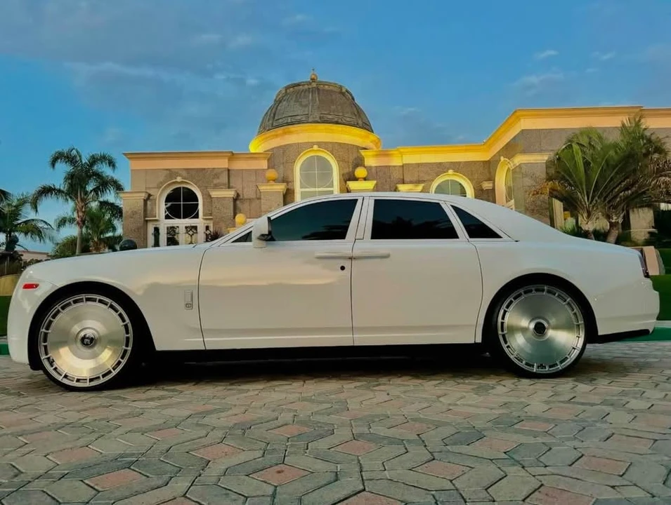 2010 Rolls-Royce Ghost 1st Gen - Image 3 of 10