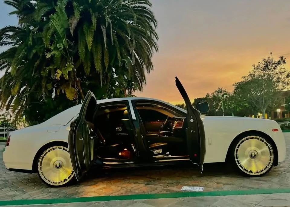 2010 Rolls-Royce Ghost 1st Gen - Image 4 of 10