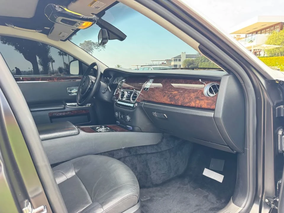 2010 Rolls-Royce Ghost 1st Gen - Image 10 of 15