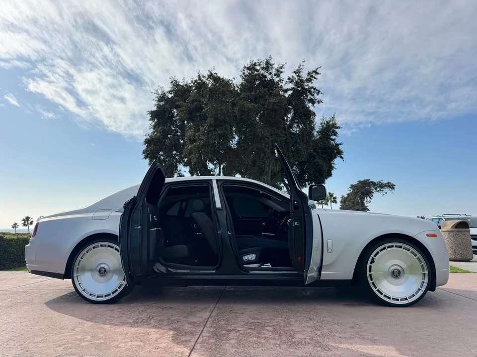 2010 Rolls-Royce Ghost 1st Gen - Image 4 of 15