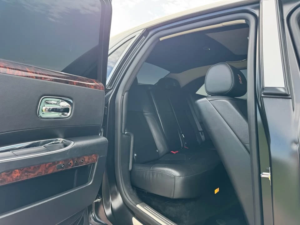 2010 Rolls-Royce Ghost 1st Gen - Image 14 of 15
