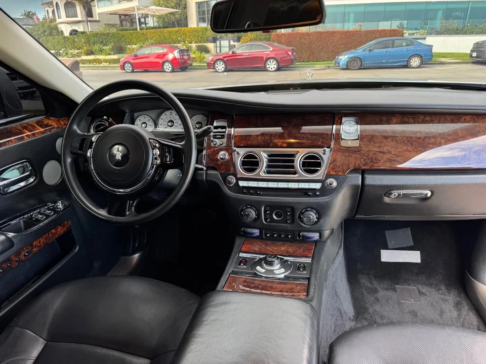 2010 Rolls-Royce Ghost 1st Gen - Image 13 of 18