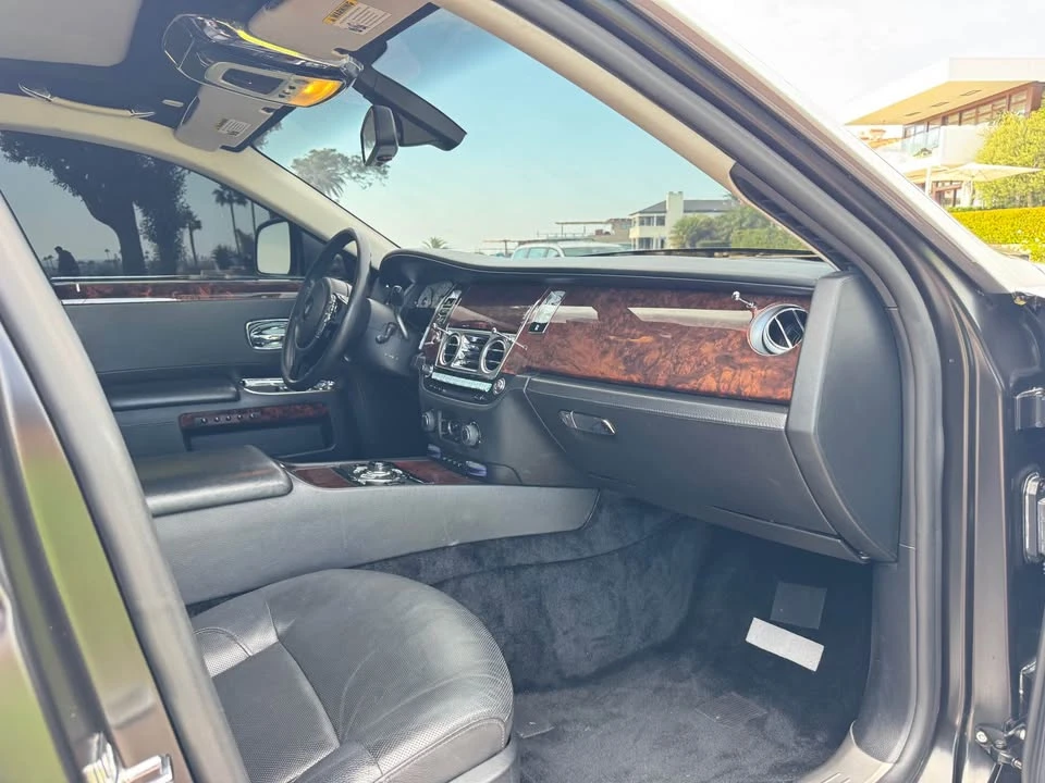 2010 Rolls-Royce Ghost 1st Gen - Image 5 of 14