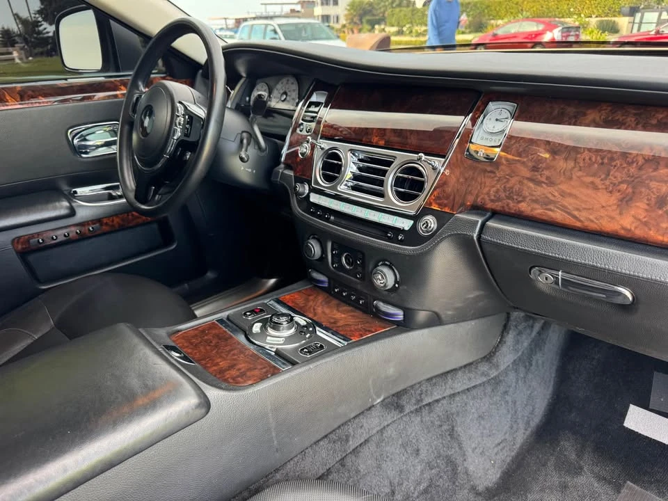 2010 Rolls-Royce Ghost 1st Gen - Image 15 of 18