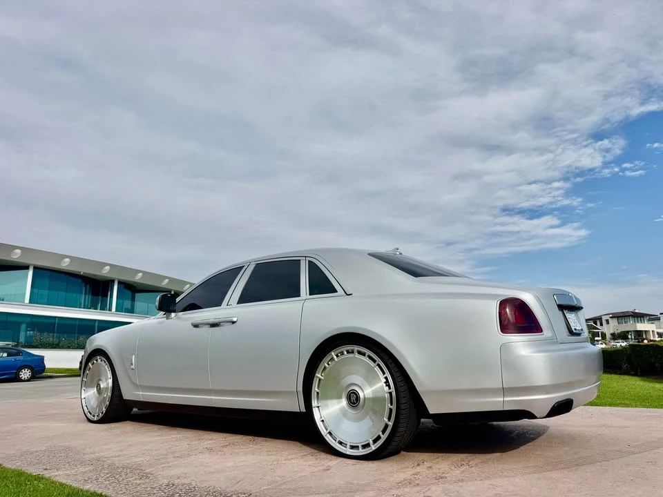 2010 Rolls-Royce Ghost 1st Gen - Image 3 of 18