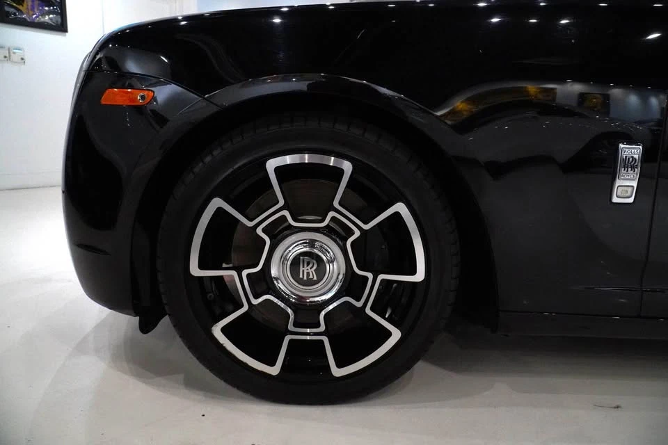 2010 Rolls-Royce Ghost 1st Gen - Image 5 of 12