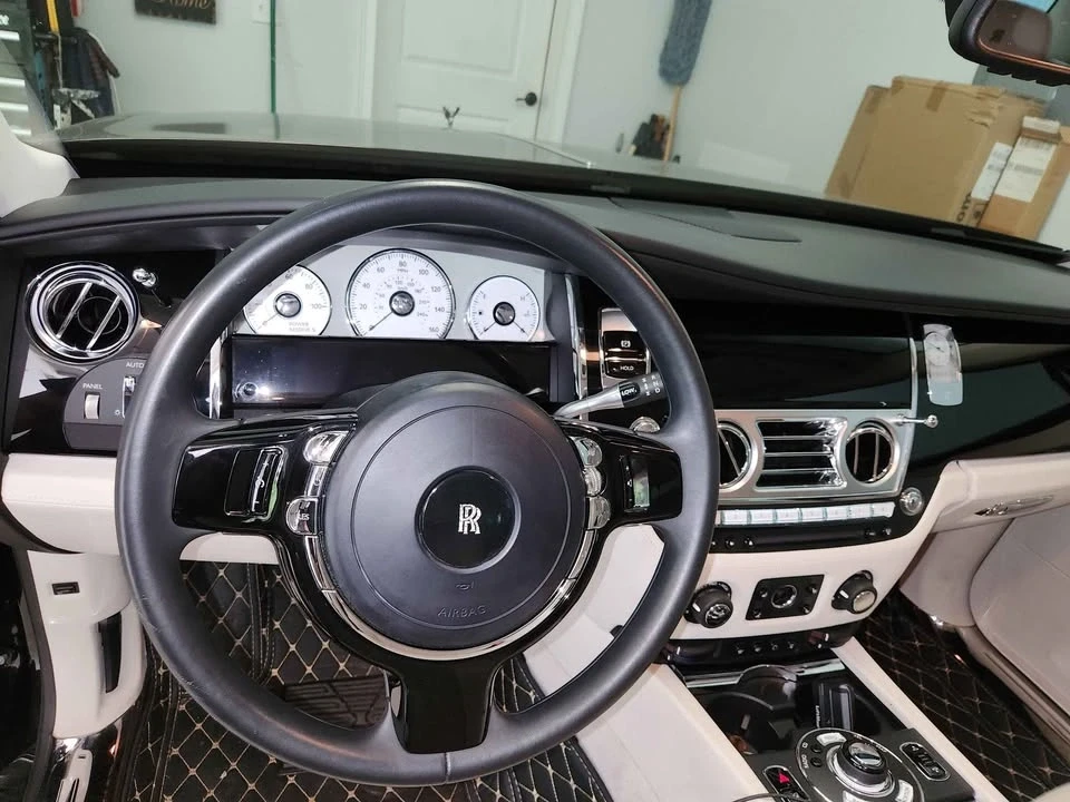 2010 Rolls-Royce Ghost 1st Gen - Image 3 of 10